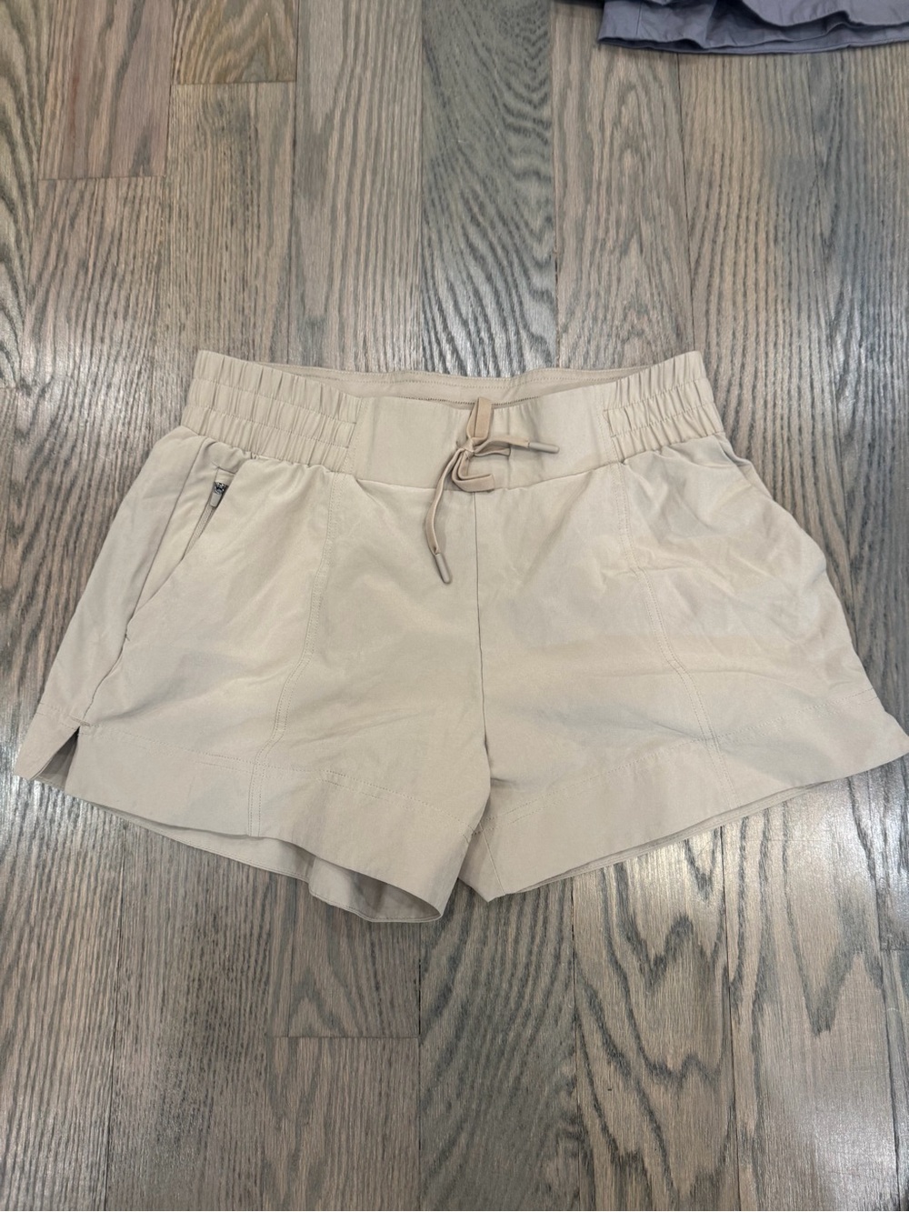 all in motion Light Beige Drawstring Athletic Shorts Women’s Medium ~ GREAT COND